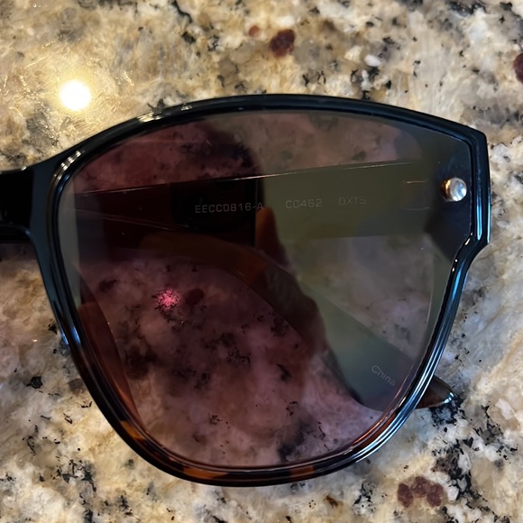 Sam Edelman circus sunglasses.  Tortoise shell with brown lenses. 2.5x2 - Picture 4 of 4